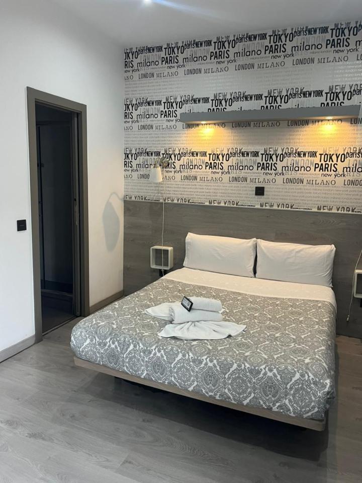 Fuencarral Rooms Madrid Exterior photo